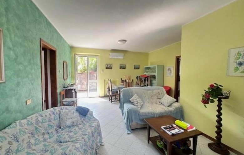 Bifamiliare in vendita a Massa