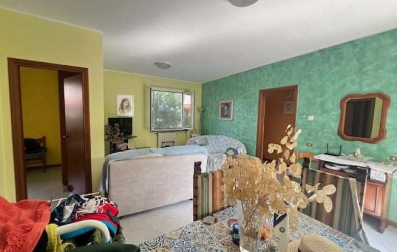 Bifamiliare in vendita a Massa