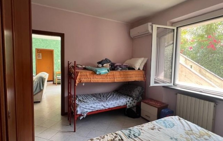 Bifamiliare in vendita a Massa