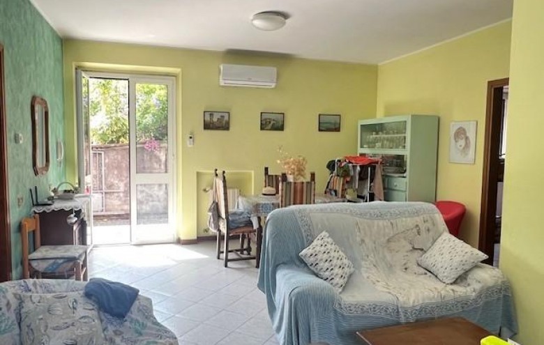 Bifamiliare in vendita a Massa