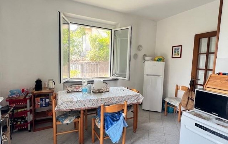 Bifamiliare in vendita a Massa