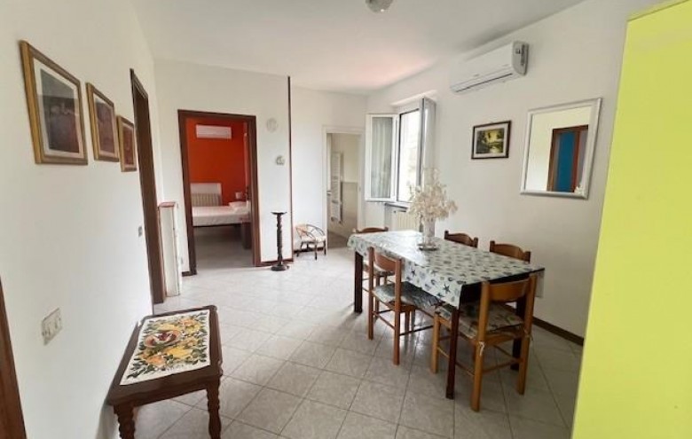 Bifamiliare in vendita a Massa