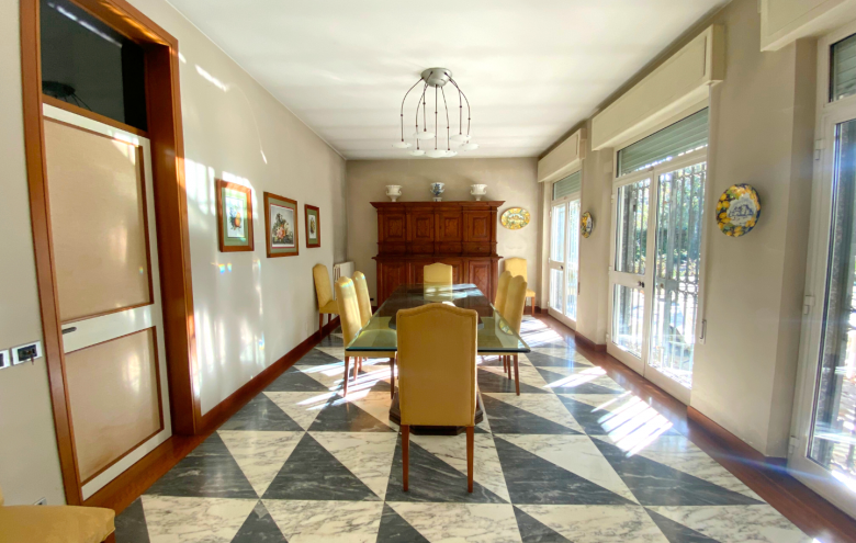 Villa singola in vendita a Massa