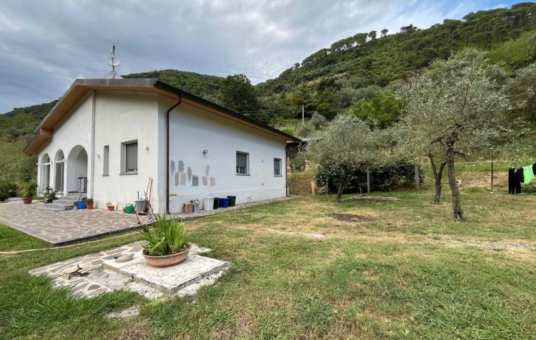 Villa singola in vendita a Massa