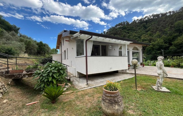 Villa singola in vendita a Massa