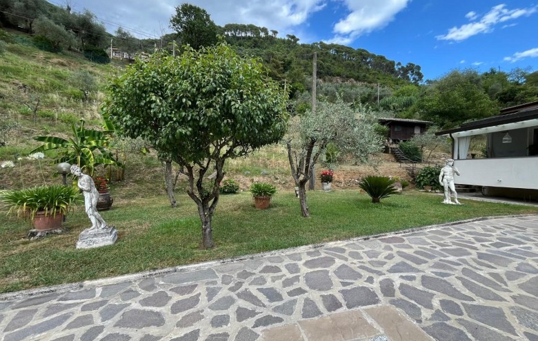 Villa singola in vendita a Massa