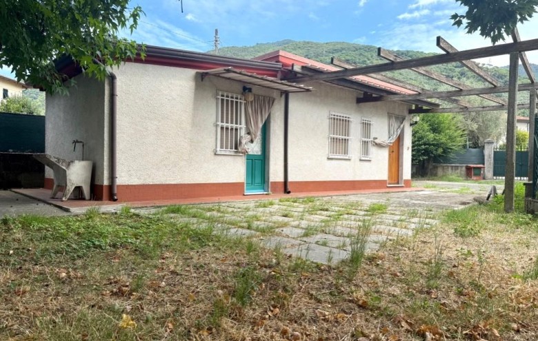 Villa singola in vendita a Massa
