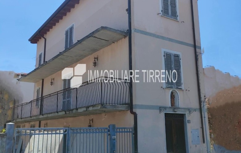 Villa singola in vendita a Massa