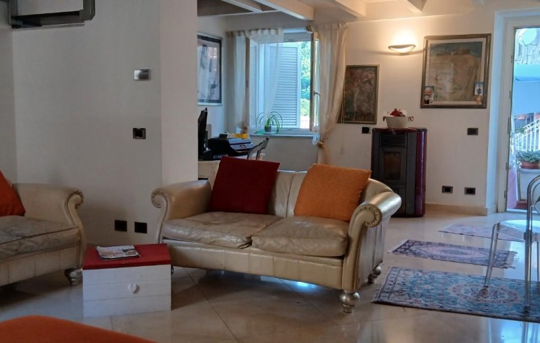 Terratetto in vendita a Massa