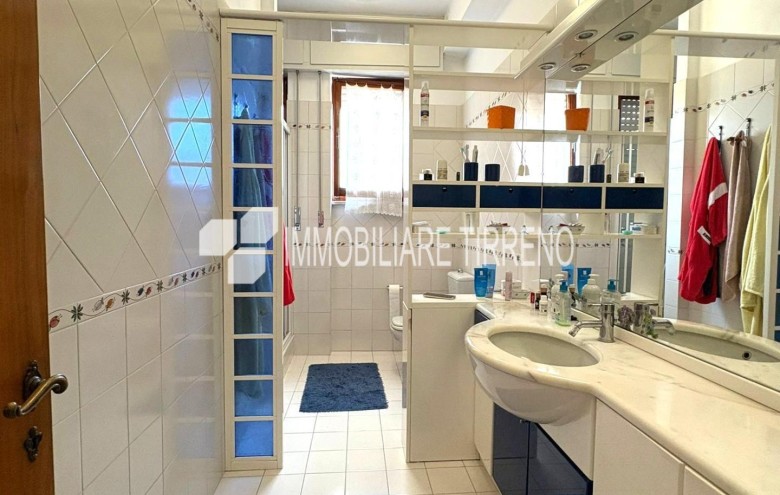 Appartamento in vendita a Massa