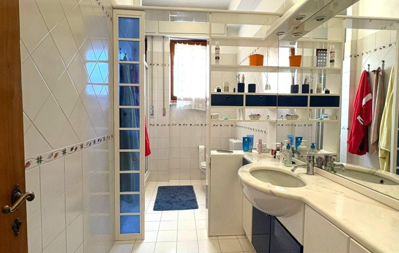 Appartamento in vendita a Massa