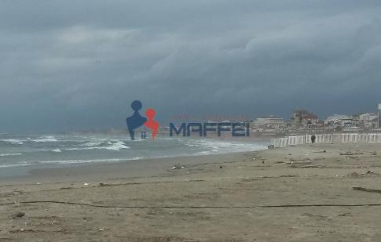 Fondo Commerciale in vendita a Viareggio