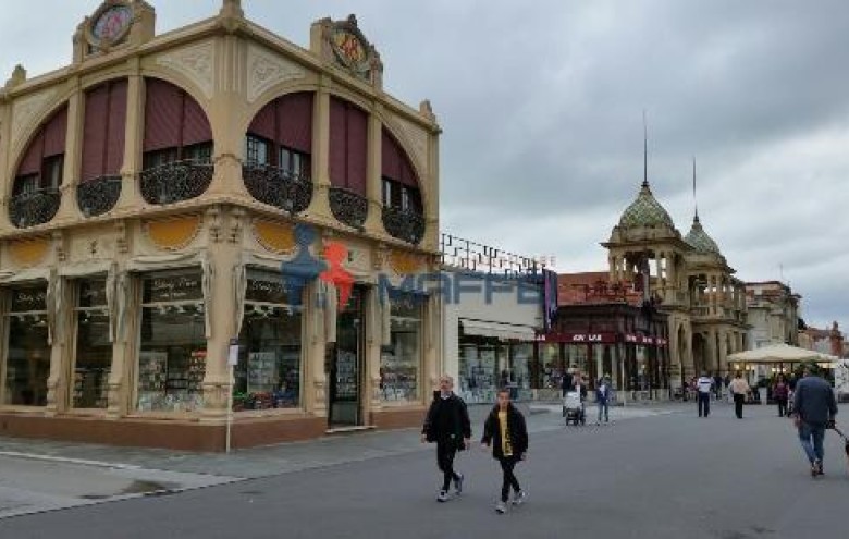Fondo Commerciale in vendita a Viareggio