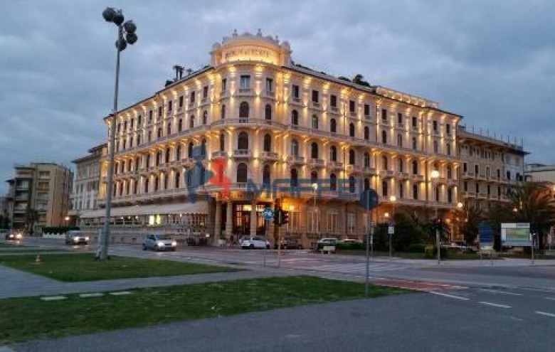 Fondo Commerciale in vendita a Viareggio