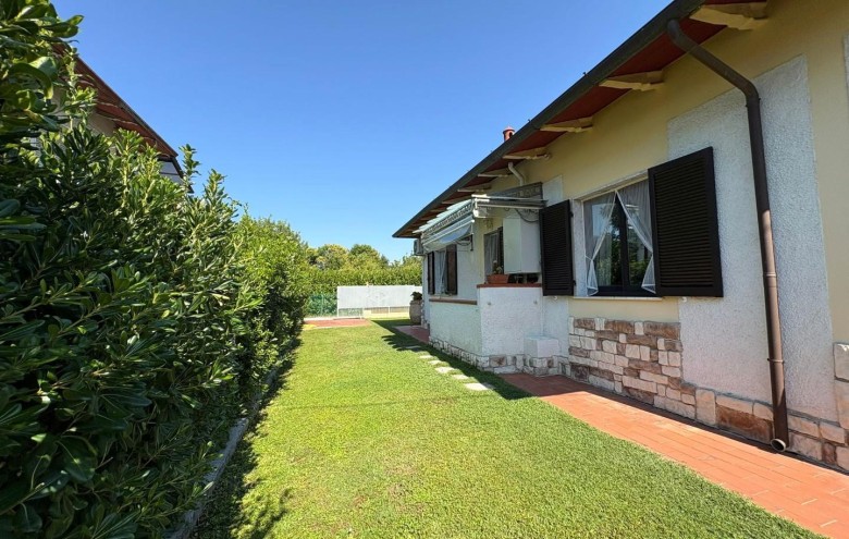 Villa singola in vendita a Massa