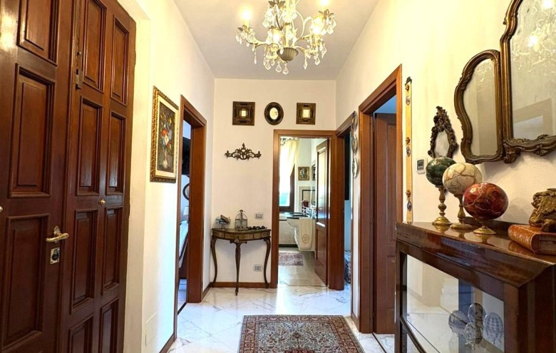 Villa singola in vendita a Massa