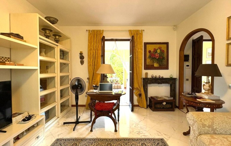 Villa singola in vendita a Massa