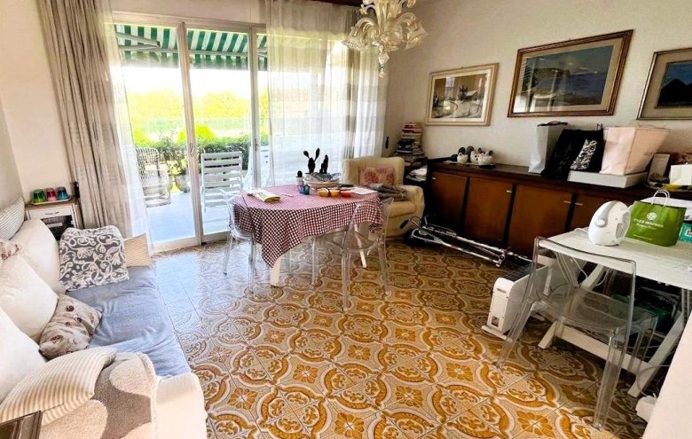 Appartamento in vendita a Montignoso