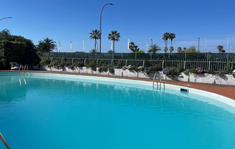 Appartamento in vendita a Montignoso