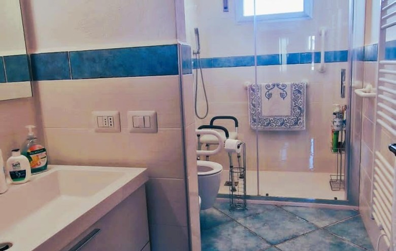 Appartamento in vendita a Montignoso