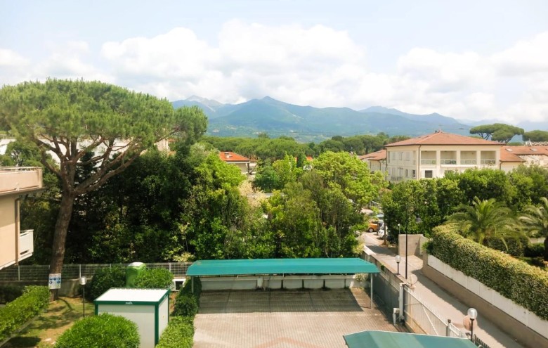 Appartamento in vendita a Montignoso