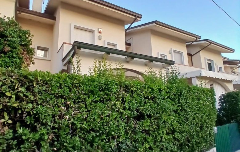 Villetta a schiera in vendita a Massa