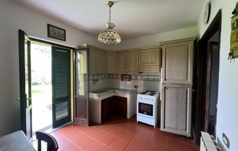 Bifamiliare in vendita a Montignoso