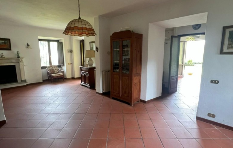 Bifamiliare in vendita a Montignoso