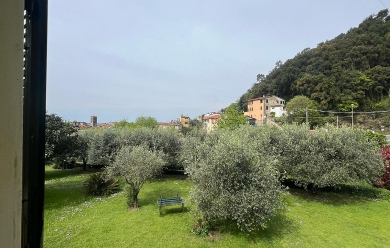 Bifamiliare in vendita a Montignoso