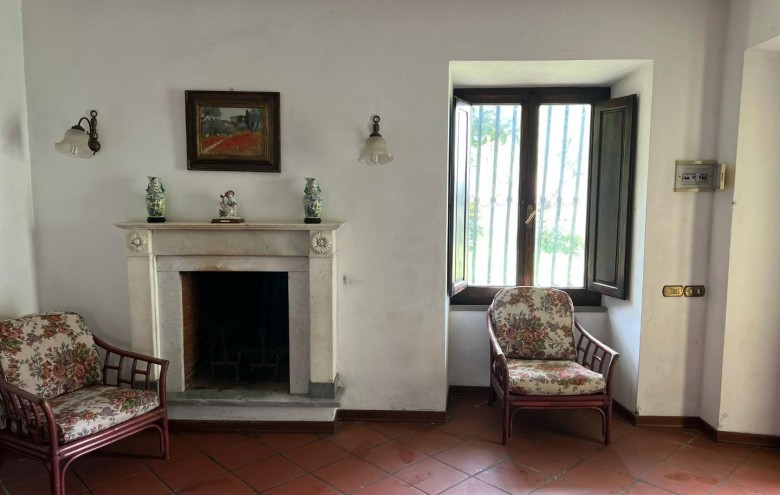 Bifamiliare in vendita a Montignoso