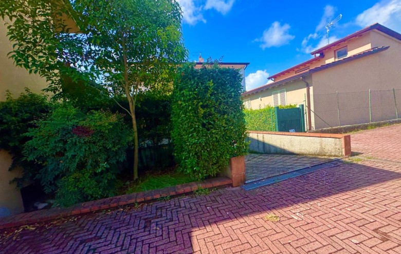 Villetta a schiera in vendita a Massa