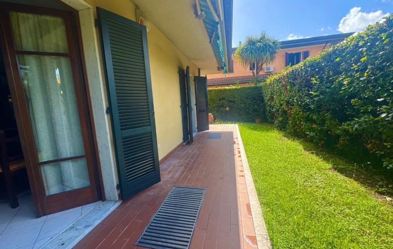 Villetta a schiera in vendita a Massa