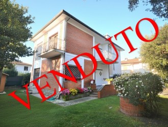 Villa singola in vendita a Marina di Pietrasanta
