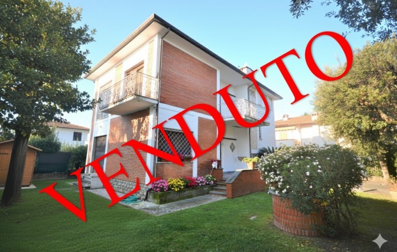 Villa singola in vendita a Pietrasanta