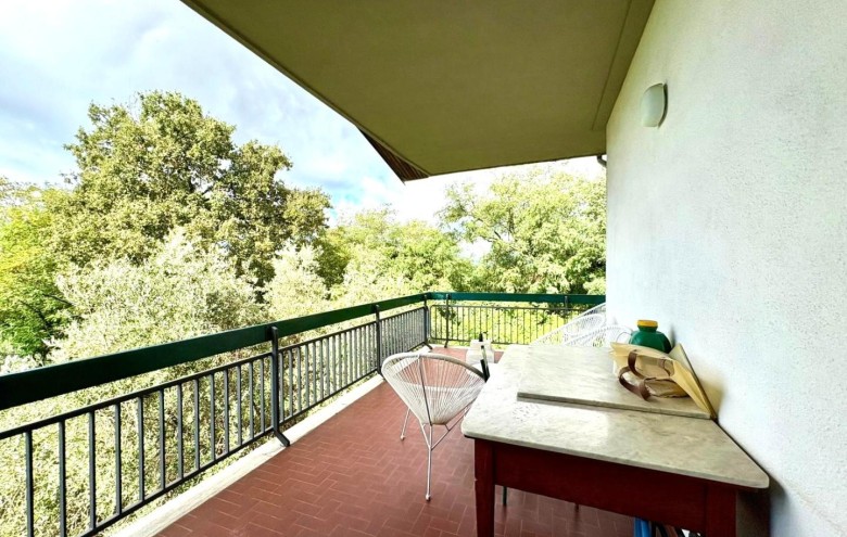 Bifamiliare in vendita a Massa