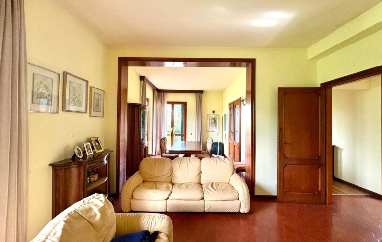 Bifamiliare in vendita a Massa