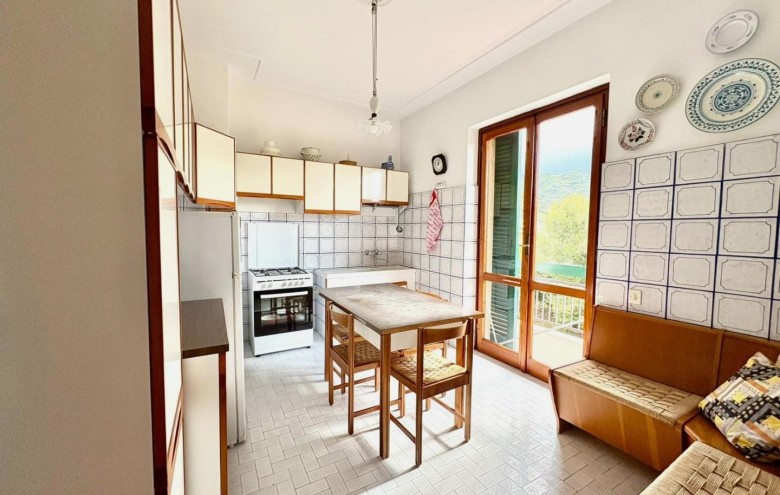 Bifamiliare in vendita a Massa