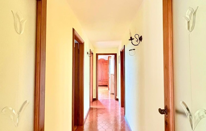 Bifamiliare in vendita a Massa