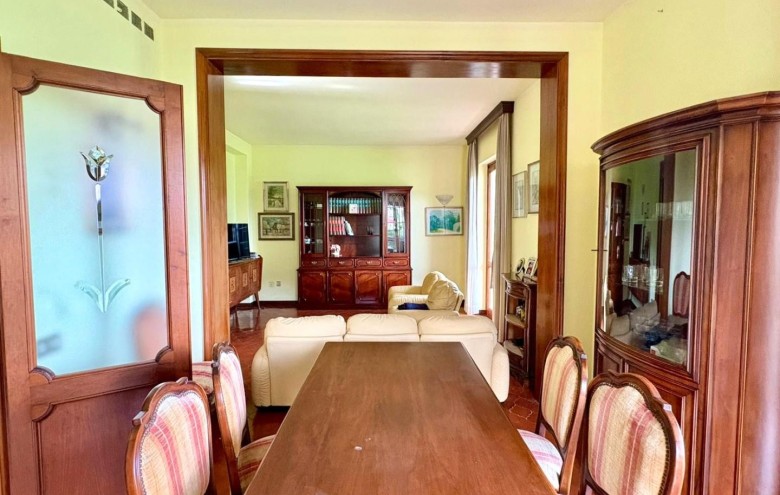 Bifamiliare in vendita a Massa