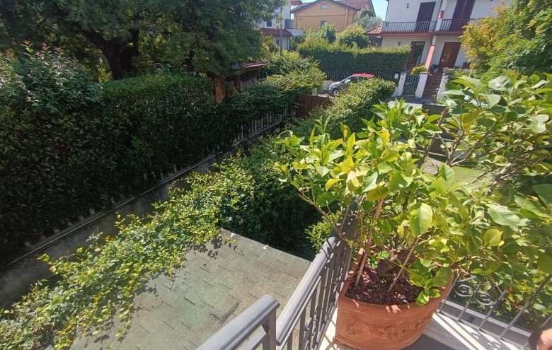 Villa singola in vendita a Montignoso