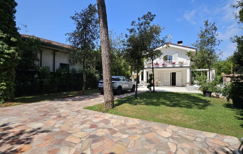 Villa singola in vendita a Forte dei Marmi