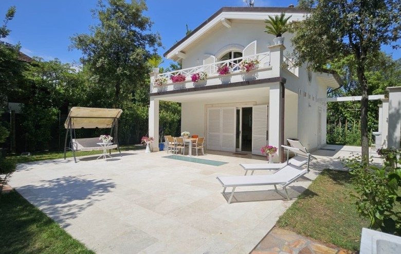 Villa singola in vendita a Forte dei Marmi