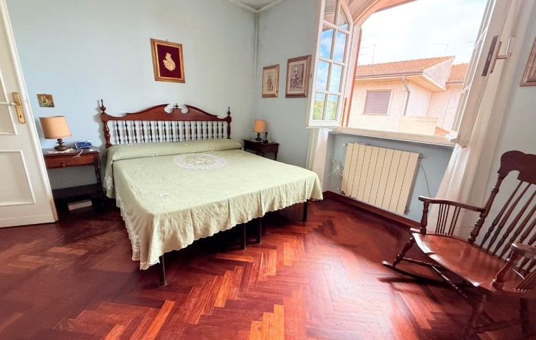 Bifamiliare in vendita a Massa