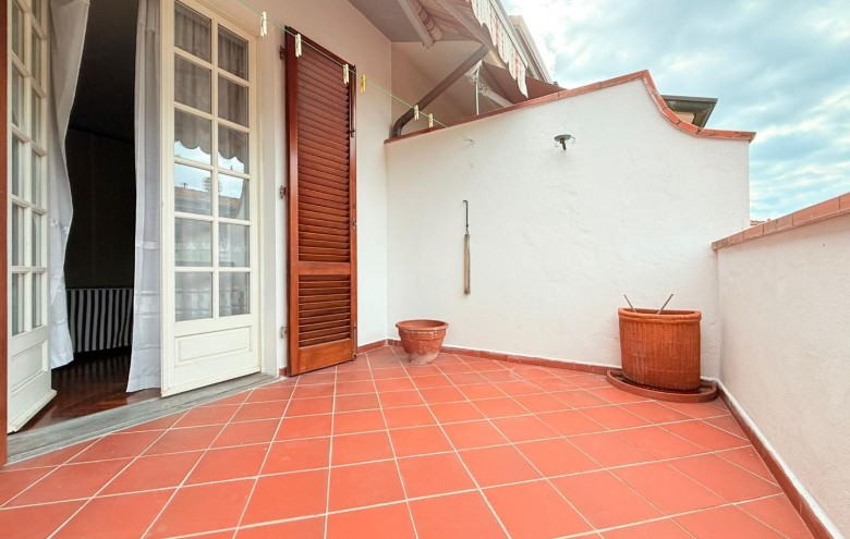 Bifamiliare in vendita a Massa