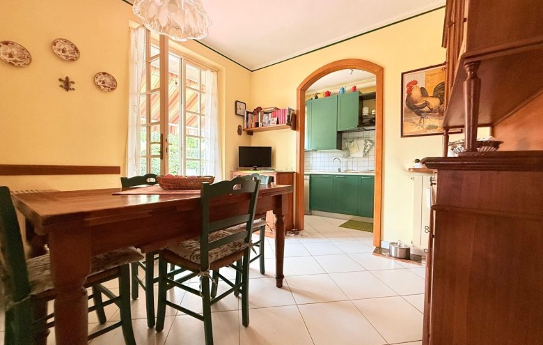 Bifamiliare in vendita a Massa