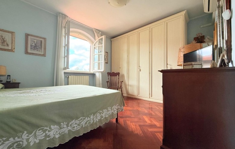 Bifamiliare in vendita a Massa