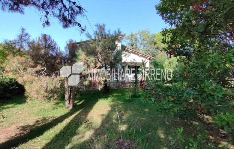 Villa singola in vendita a Massa