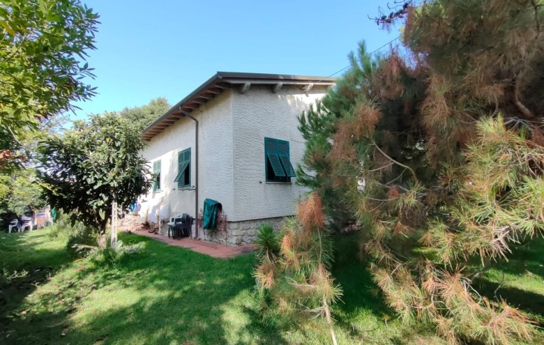 Villa singola in vendita a Massa