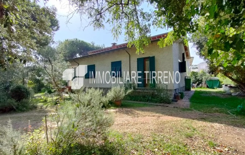 Villa singola in vendita a Massa