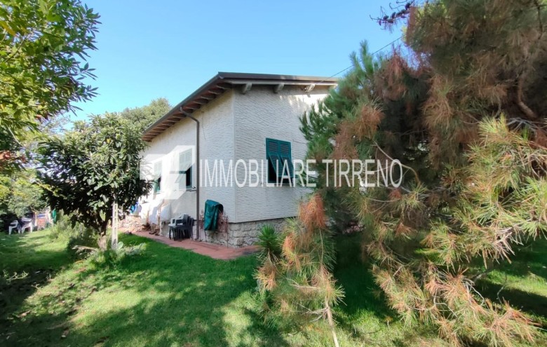 Villa singola in vendita a Massa
